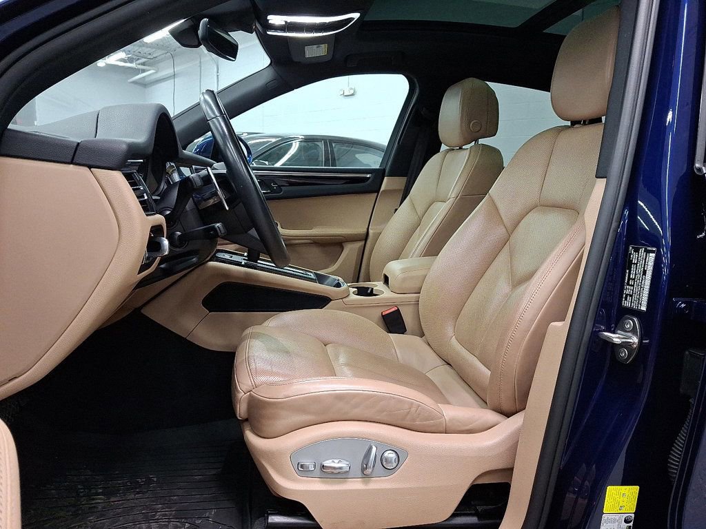 Used 2023 Porsche Macan image 9