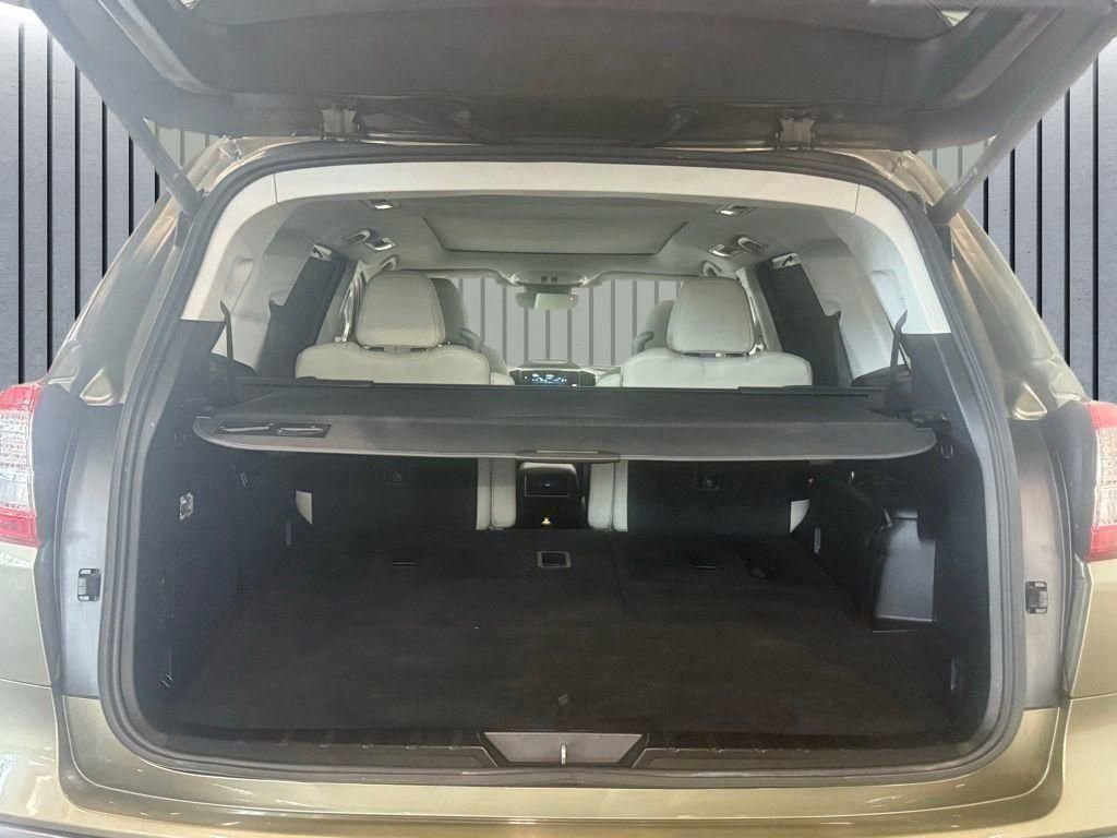 Used 2023 Subaru Ascent Limited w/ Technology Package AWD/4WD image 9