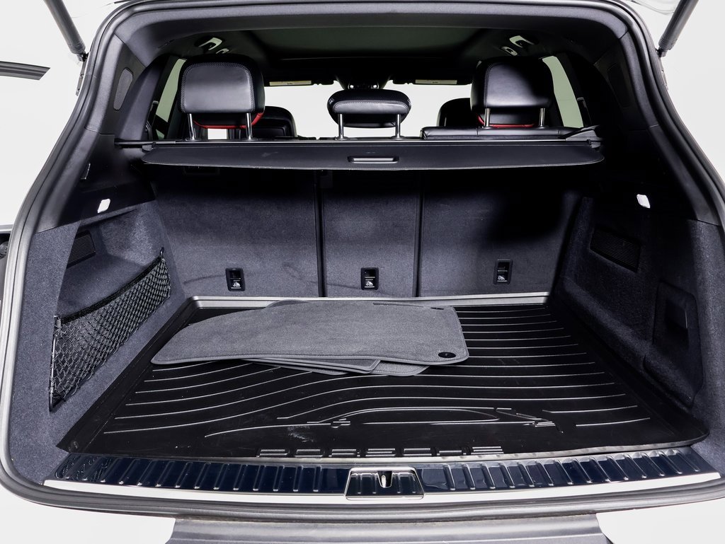 Certified 2024 Porsche Cayenne S image 13