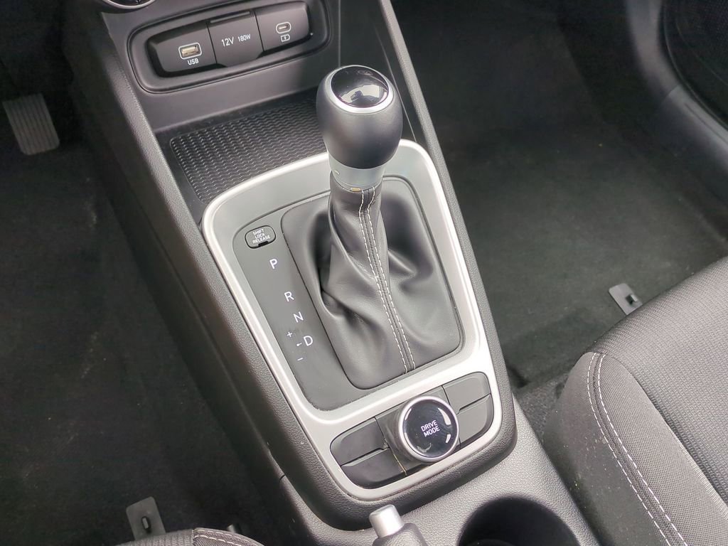 Used 2025 Hyundai Venue SEL FWD image 15