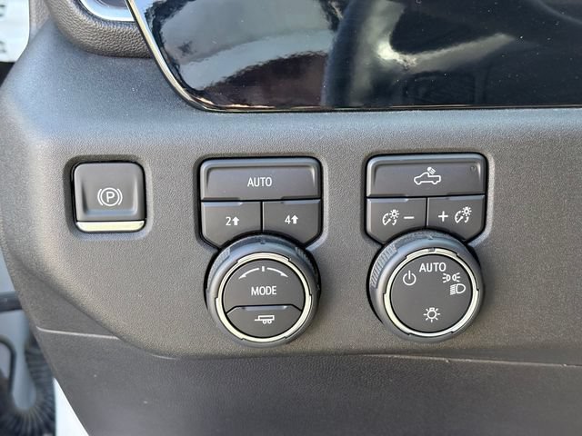 Used 2024 Chevrolet Silverado 1500 LT AWD/4WD image 22