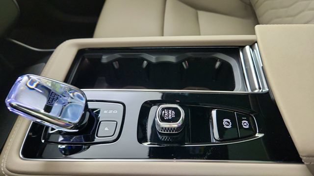 New 2026 Volvo XC90 T8 Plus w/ Protection Package AWD/4WD image 17