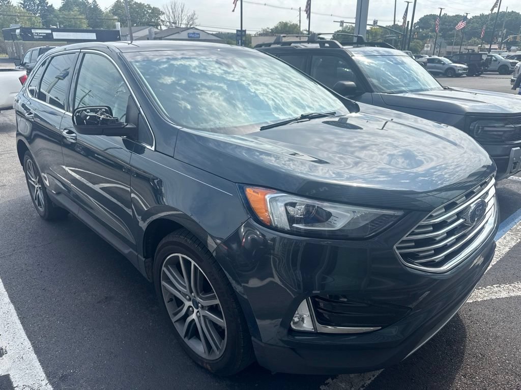 Used 2019 Ford Edge Titanium w/ Cold Weather Package AWD/4WD image 4