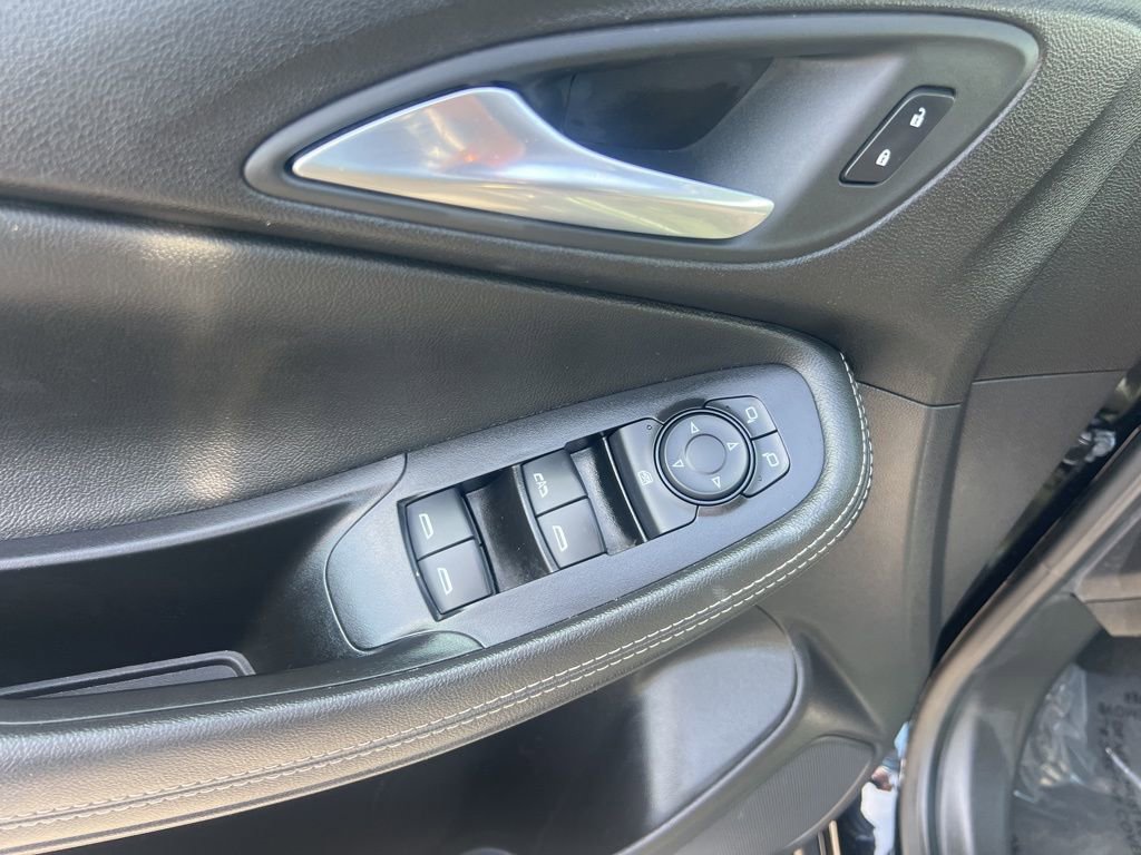 Used 2024 Buick Encore GX Sport Touring image 19