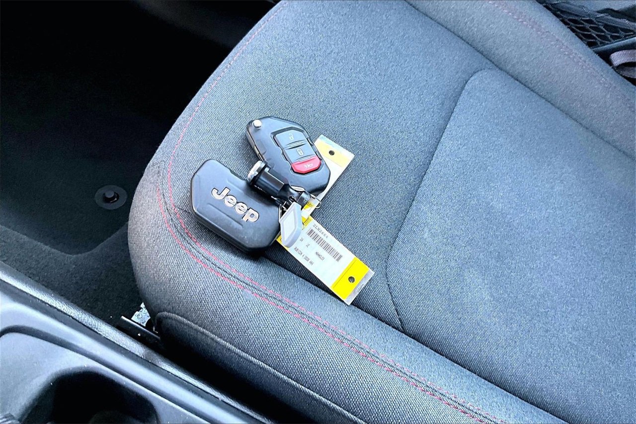 Certified 2024 Jeep Wrangler Unlimited Rubicon image 30