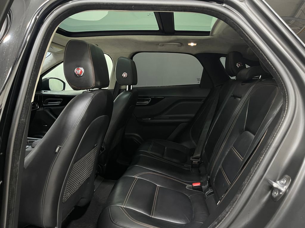 Used 2020 Jaguar F-PACE Prestige image 31