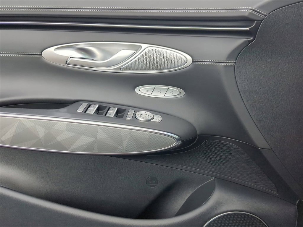 Used 2025 Genesis GV70 3.5T Sport w/ Sport Advanced Package image 28