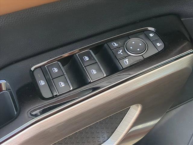 Used 2022 Nissan Pathfinder Platinum w/ Cargo Package image 12