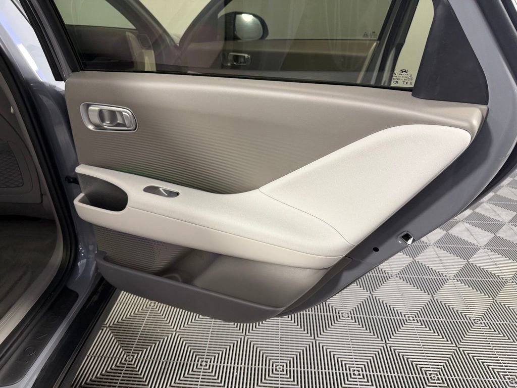 Used 2025 Hyundai Ioniq 6 SEL image 32