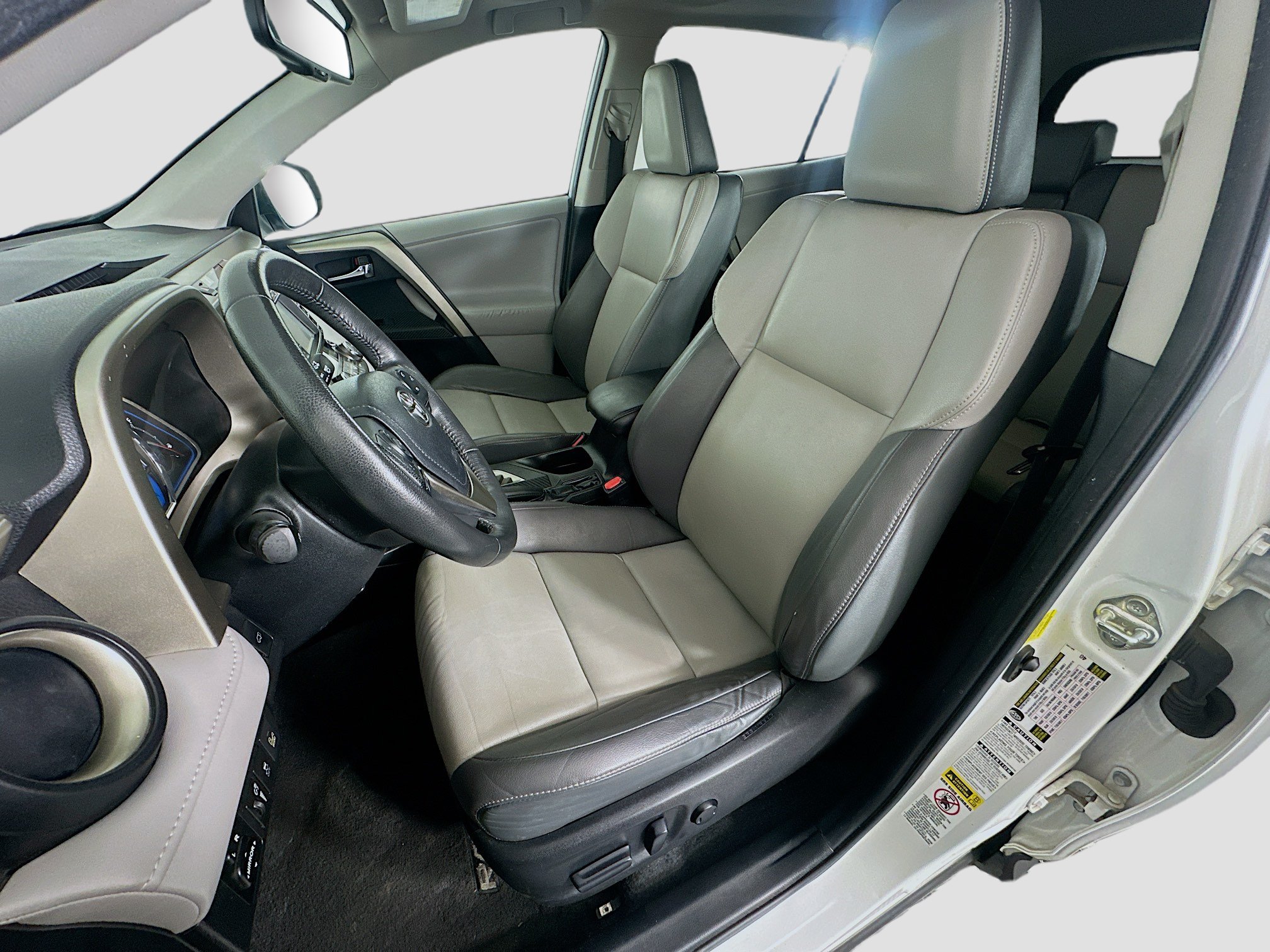 Used 2013 Toyota RAV4 Limited AWD/4WD image 13