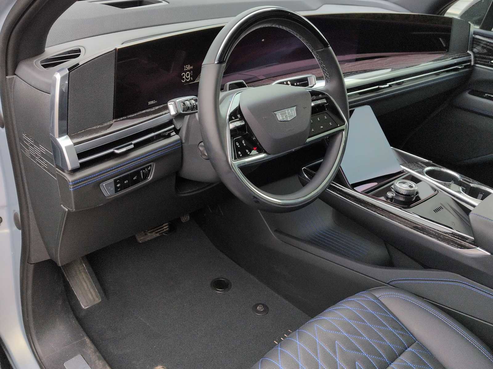 Used 2025 Cadillac Escalade IQ Luxury 1 image 10