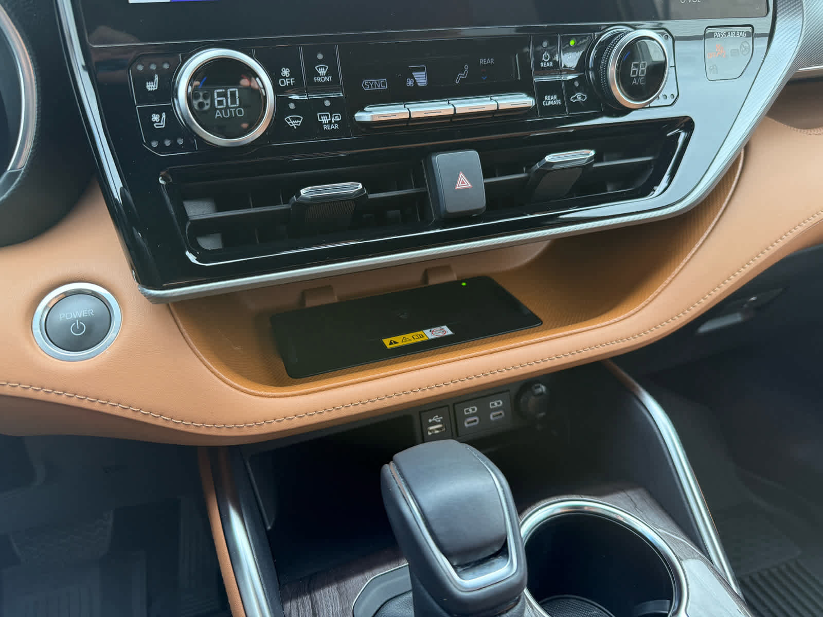 Used 2024 Toyota Highlander Platinum image 19