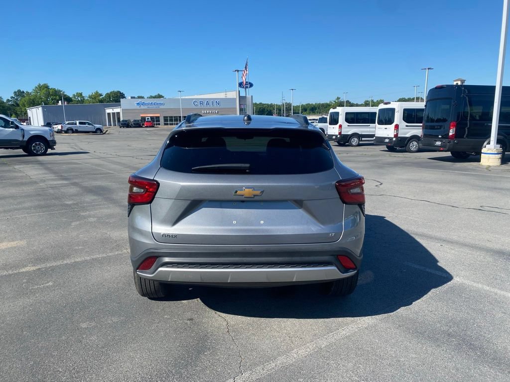 Used 2025 Chevrolet Trax LT w/ LT Convenience Package FWD image 6