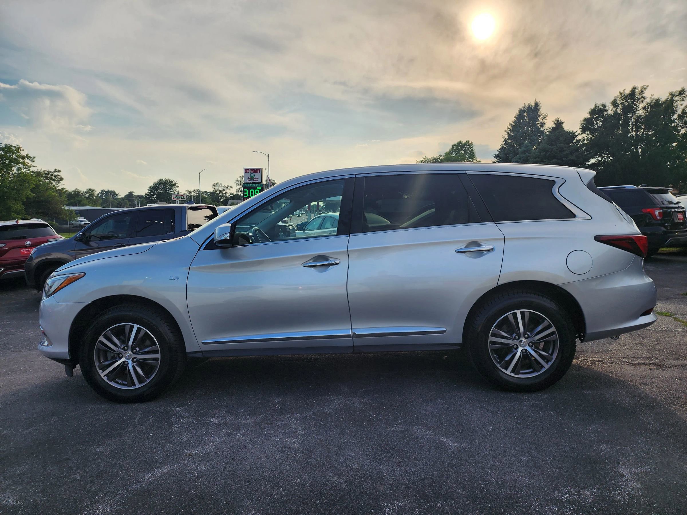 Used 2018 INFINITI QX60 Luxe AWD/4WD image 4