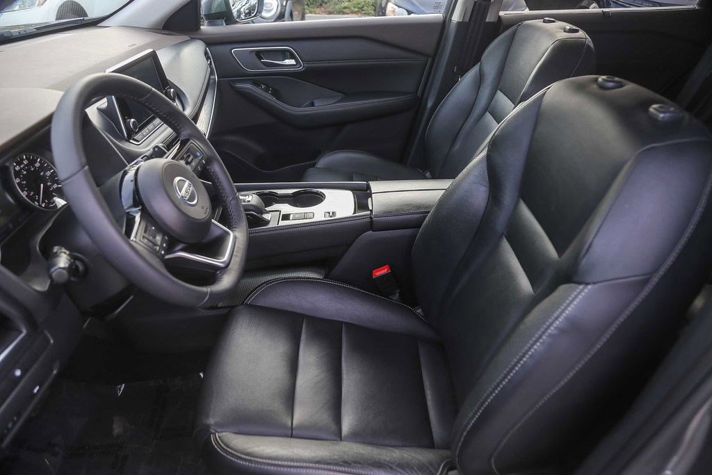 Used 2021 Nissan Rogue SL FWD image 16