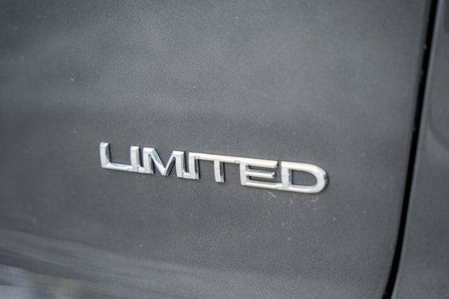 Certified 2019 Chrysler Pacifica Limited FWD image 17