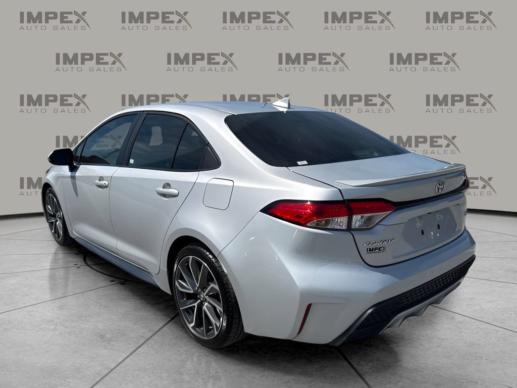 Used 2022 Toyota Corolla SE FWD image 2