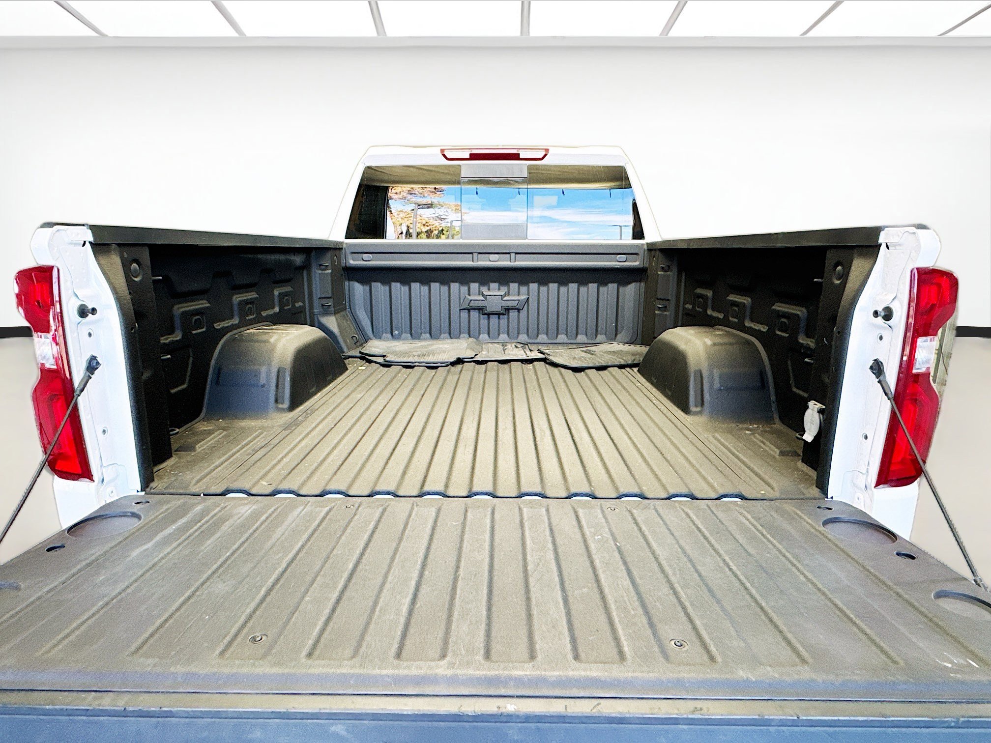 Used 2022 Chevrolet Silverado 1500 LTZ w/ LTZ Convenience Package II image 18