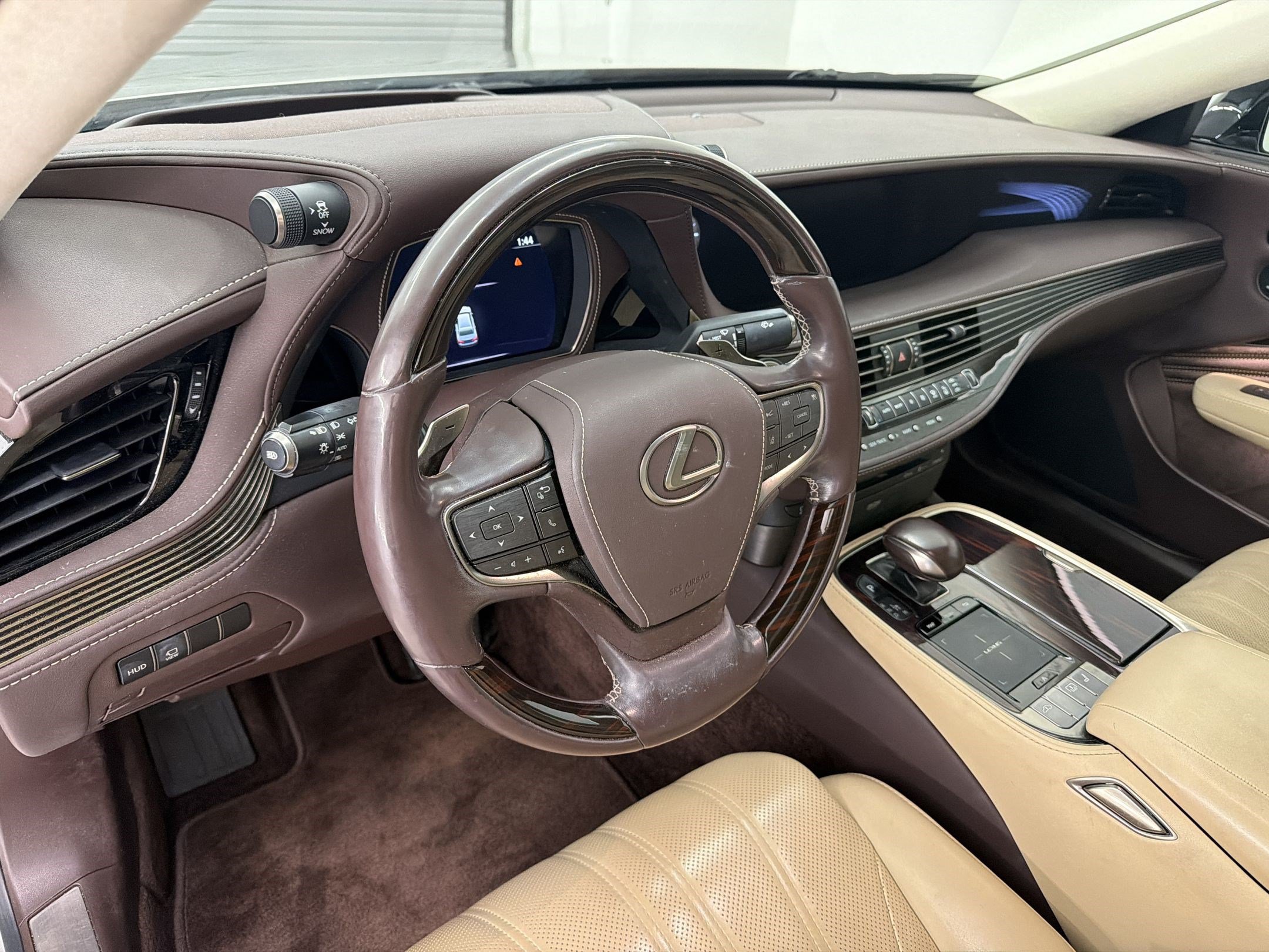 Used 2019 Lexus LS 500 w/ Interior Upgrade Package RWD image 4