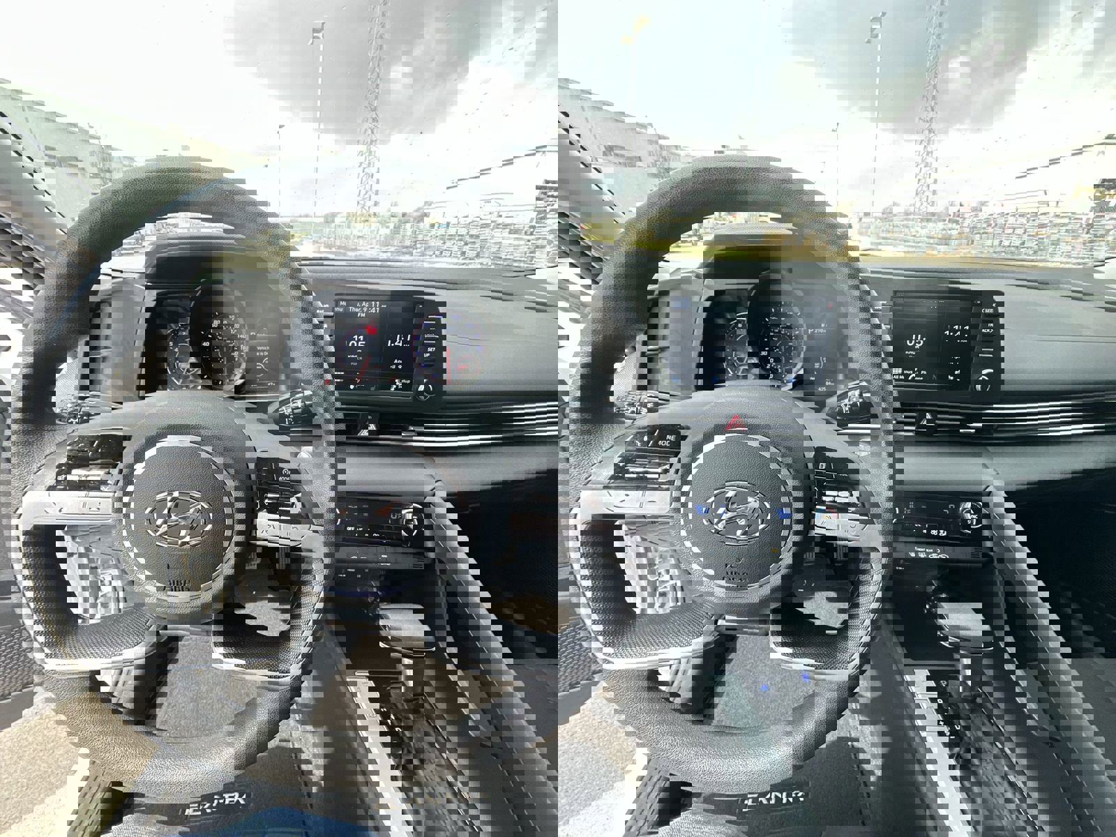 Used 2021 Hyundai Elantra SEL image 11