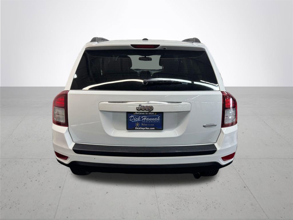 Used 2017 Jeep Compass Latitude FWD image 5