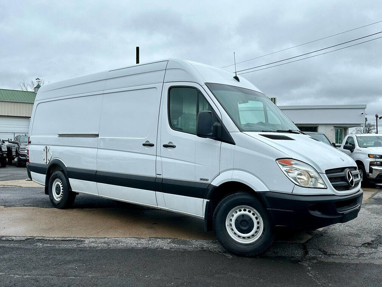 Used 2011 Mercedes-Benz Sprinter 2500 image 23
