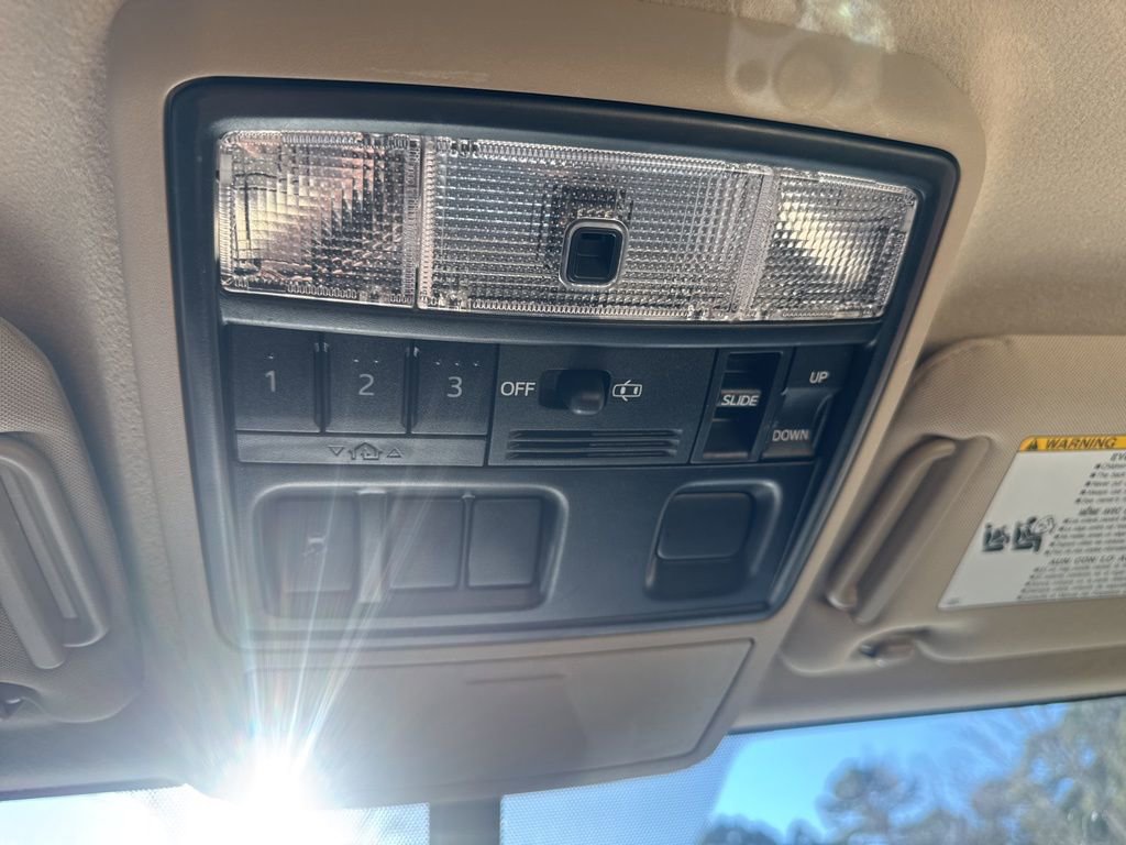 Used 2016 Toyota 4Runner SR5 Premium image 10