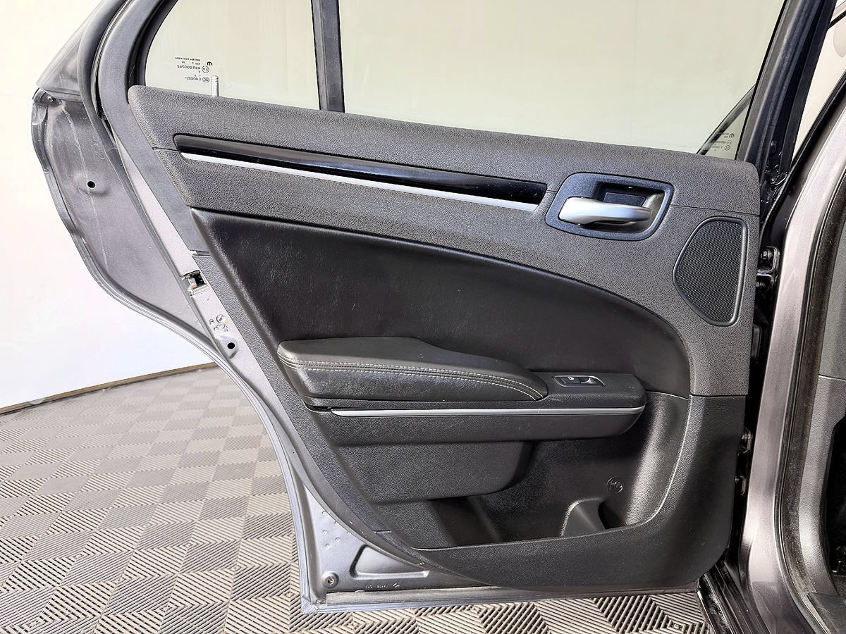 Used 2017 Chrysler 300 S RWD image 32