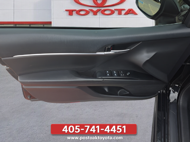 Used 2020 Toyota Camry SE FWD image 14