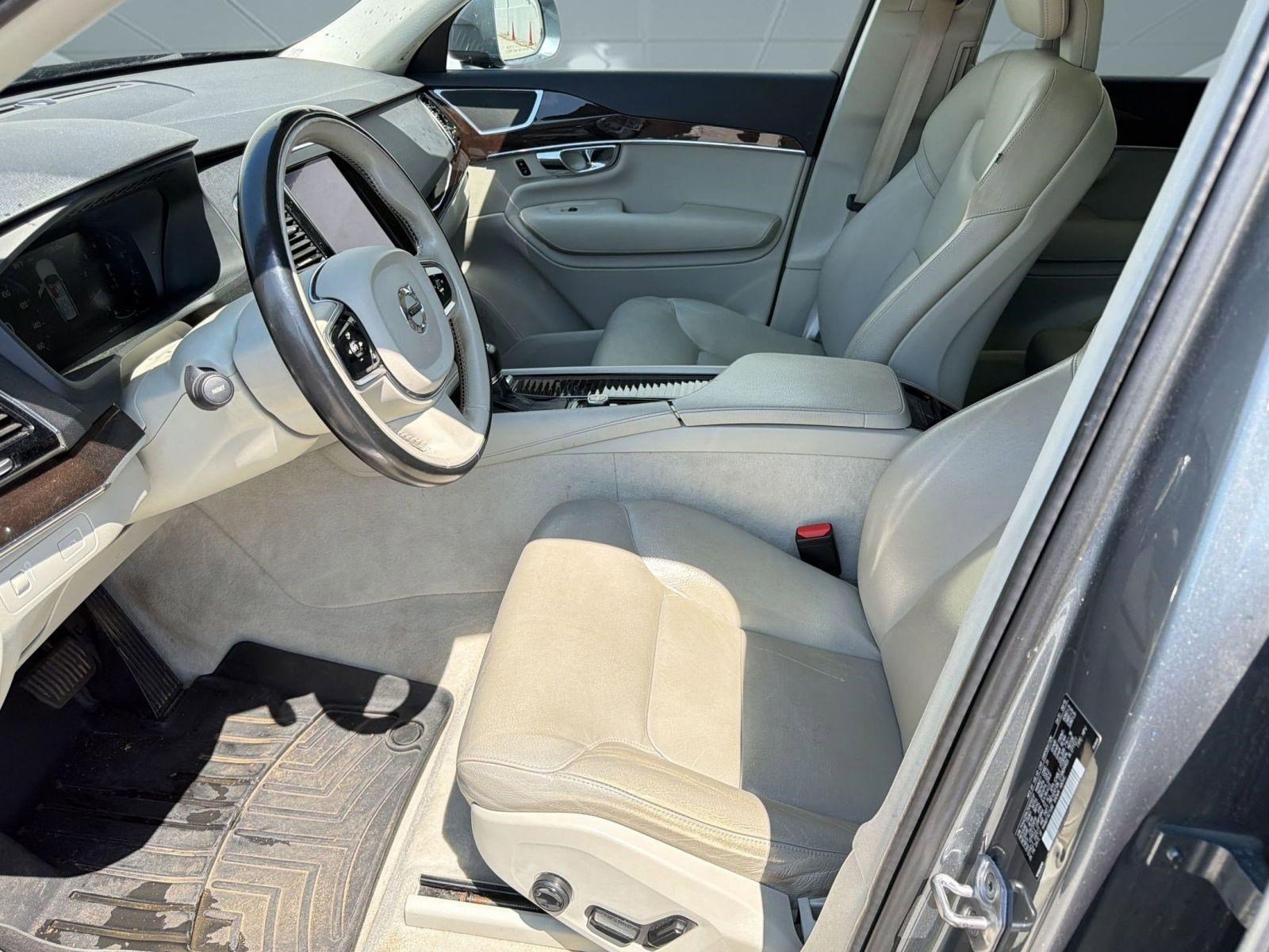 Used 2016 Volvo XC90 T6 Momentum image 5
