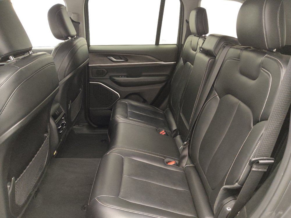 Used 2022 Jeep Grand Cherokee Limited RWD image 18