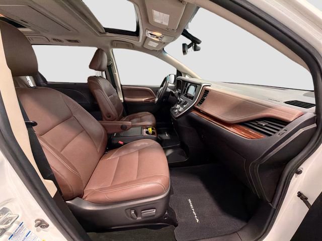 Used 2017 Toyota Sienna Limited Premium image 26