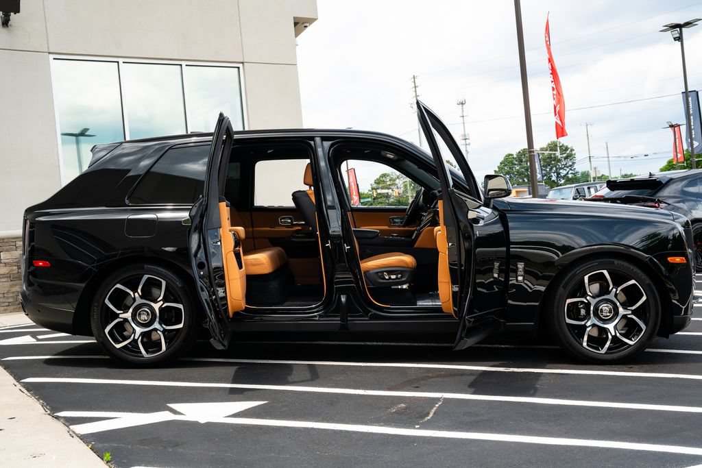 Used 2022 Rolls-Royce Cullinan Black Badge AWD/4WD image 12
