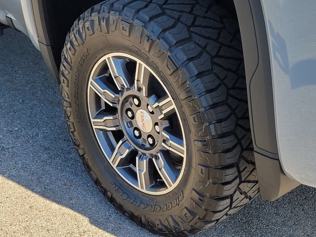 Used 2024 GMC Sierra 1500 AT4 w/ Technology Package AWD/4WD image 7