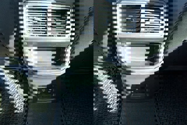 New 2026 Volkswagen Atlas Cross Sport SE image 32