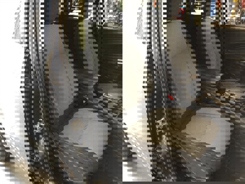 Used 2019 Ford Escape SE image 18