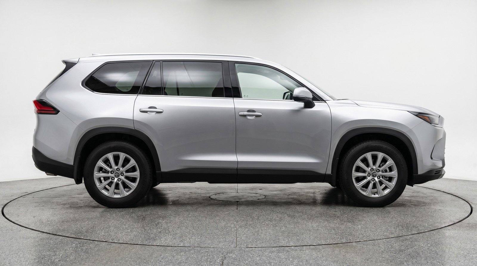 Used 2025 Toyota Grand Highlander FWD image 11