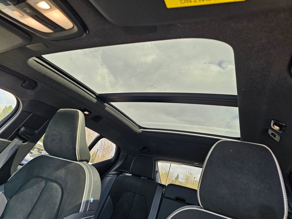 Used 2023 Volvo XC40 Recharge Ultimate image 11