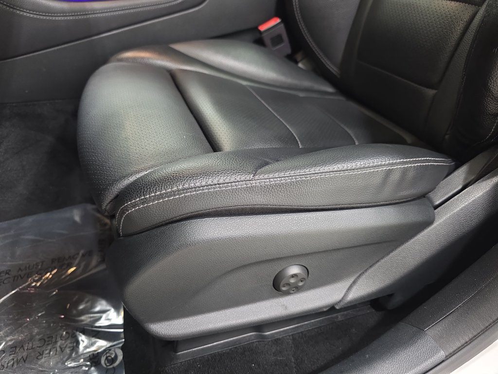 Used 2020 Mercedes-Benz GLC 300 4MATIC image 29