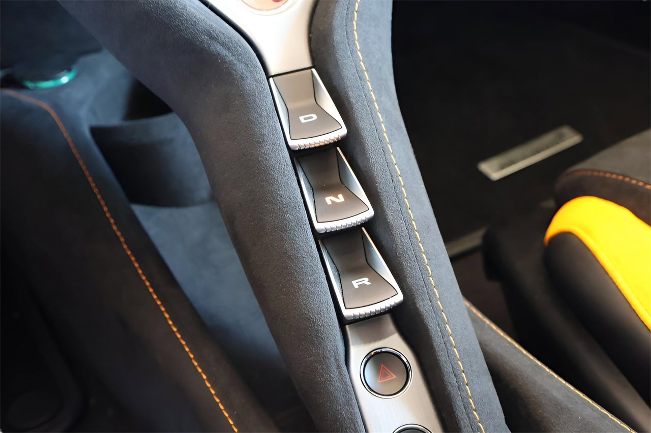 Used 2024 McLaren 750S image 24