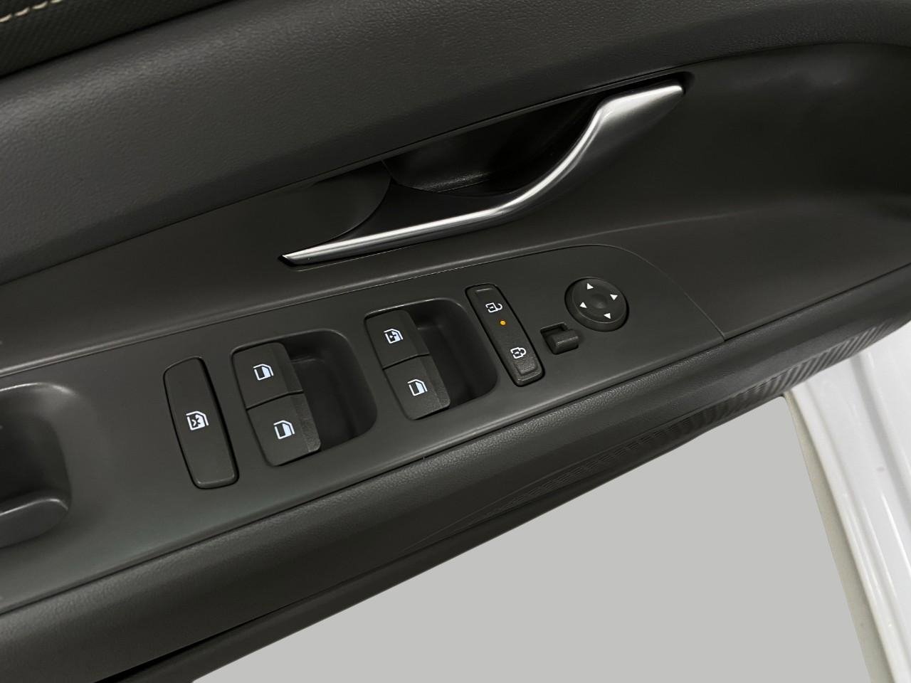 Used 2025 Hyundai Elantra SEL image 33