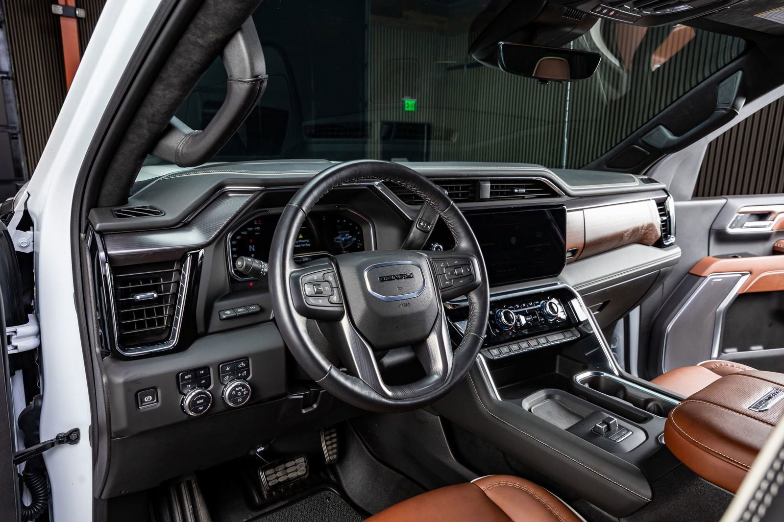 Used 2025 GMC Sierra 2500 Denali Ultimate w/ Max Trailering Package image 17