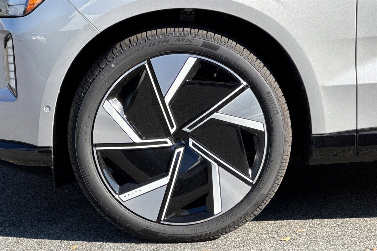 New 2025 Volvo EX90 Ultra image 25