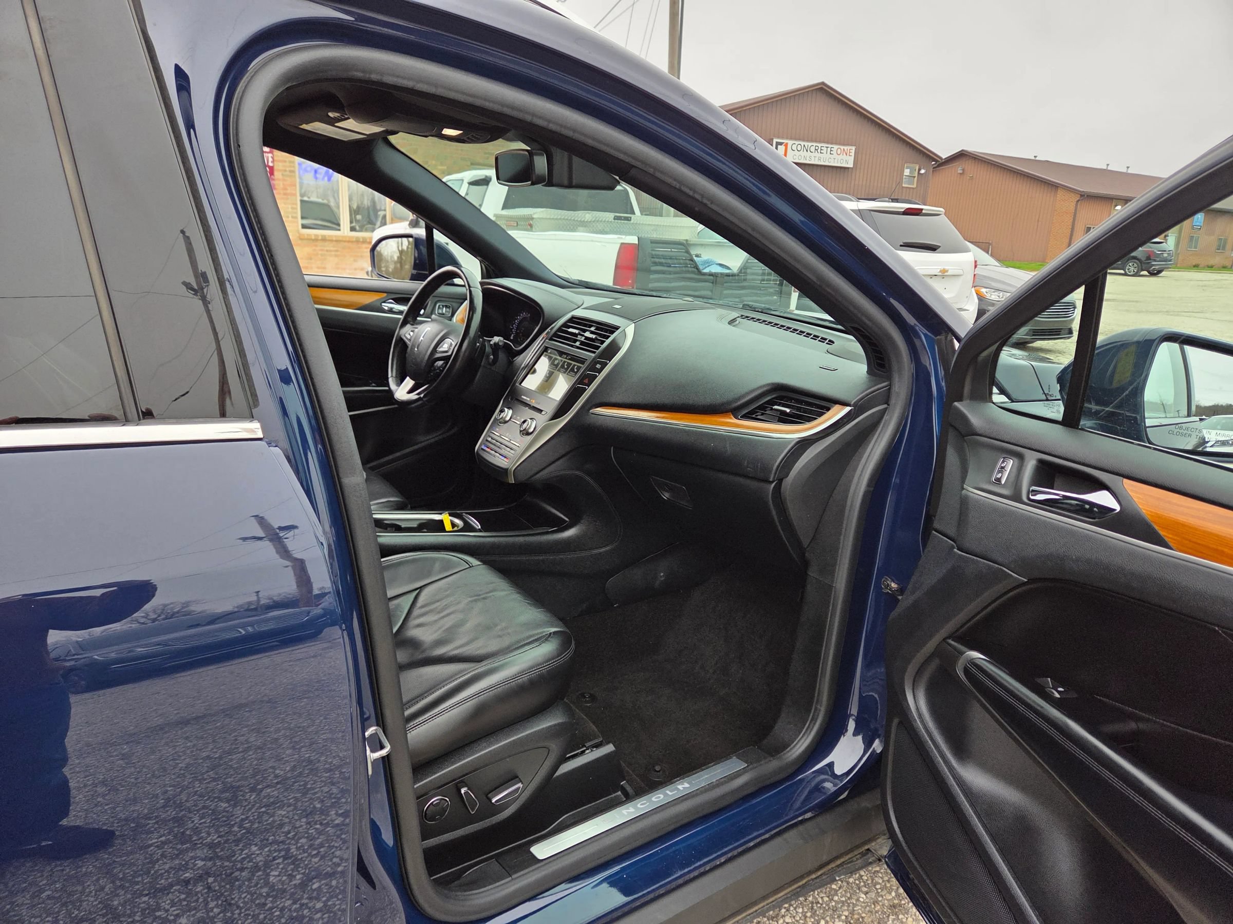 Used 2019 Lincoln MKC Reserve w/ MKC Climate Package AWD/4WD image 24