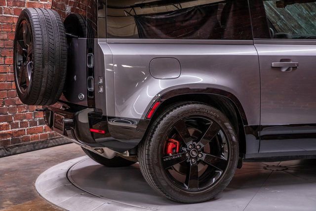 Used 2023 Land Rover Defender 90 X image 11