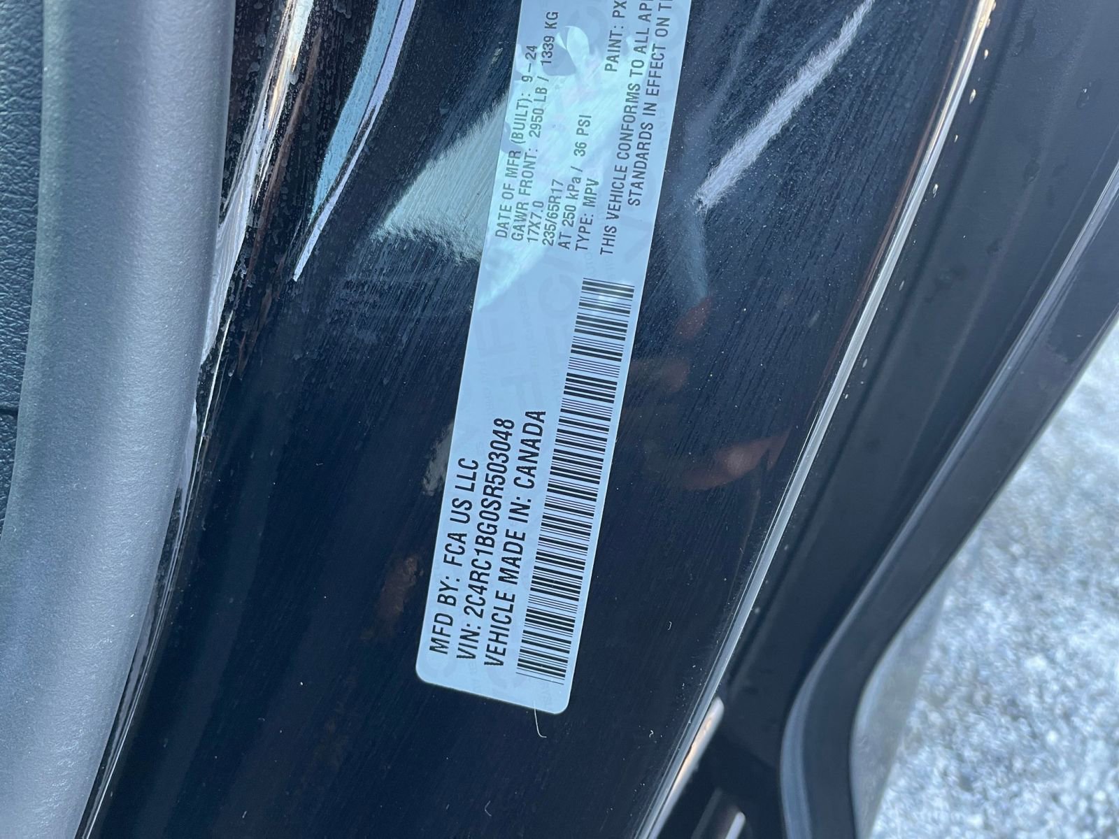 Used 2025 Chrysler Pacifica Select image 32