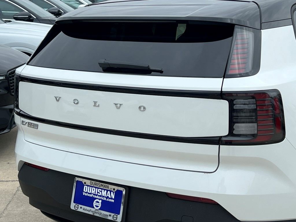 New 2026 Volvo EX30 Plus w/ Protection Package image 4
