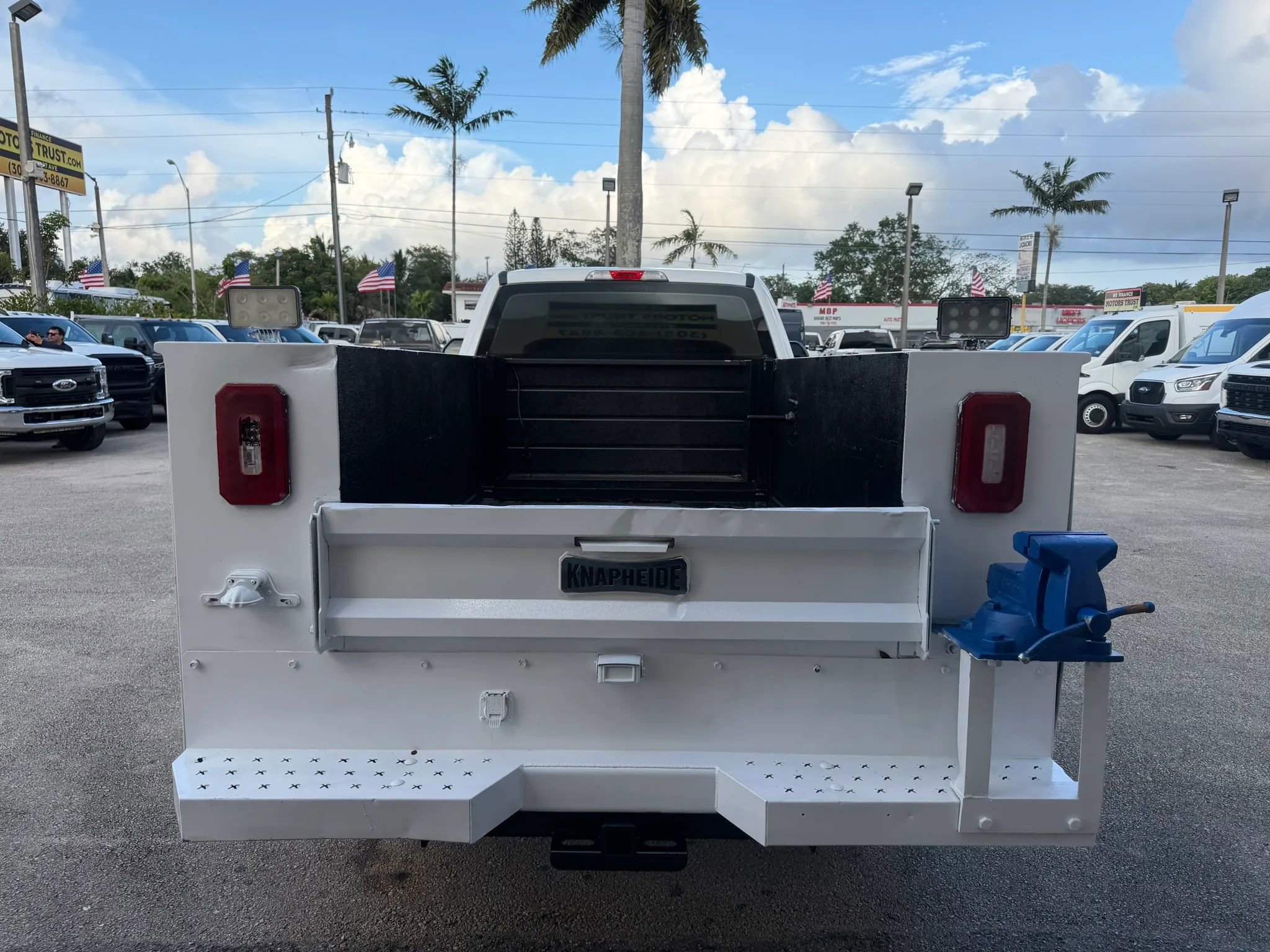 Used 2019 Ford F350 2WD SuperCab XL w/ XL Value Package image 4