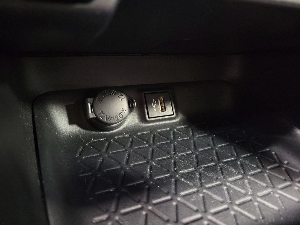 Used 2023 Toyota RAV4 LE AWD/4WD image 18