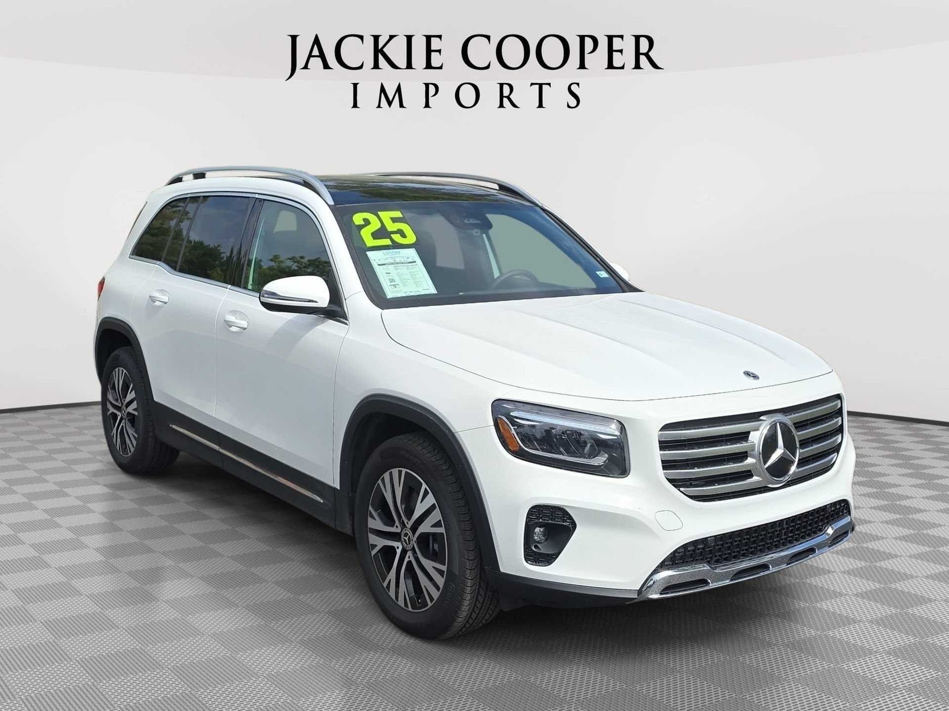 Used 2025 Mercedes-Benz GLB 250 image 3
